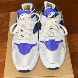 Women's Nike Huarache Athletic Shoes in Purple and White